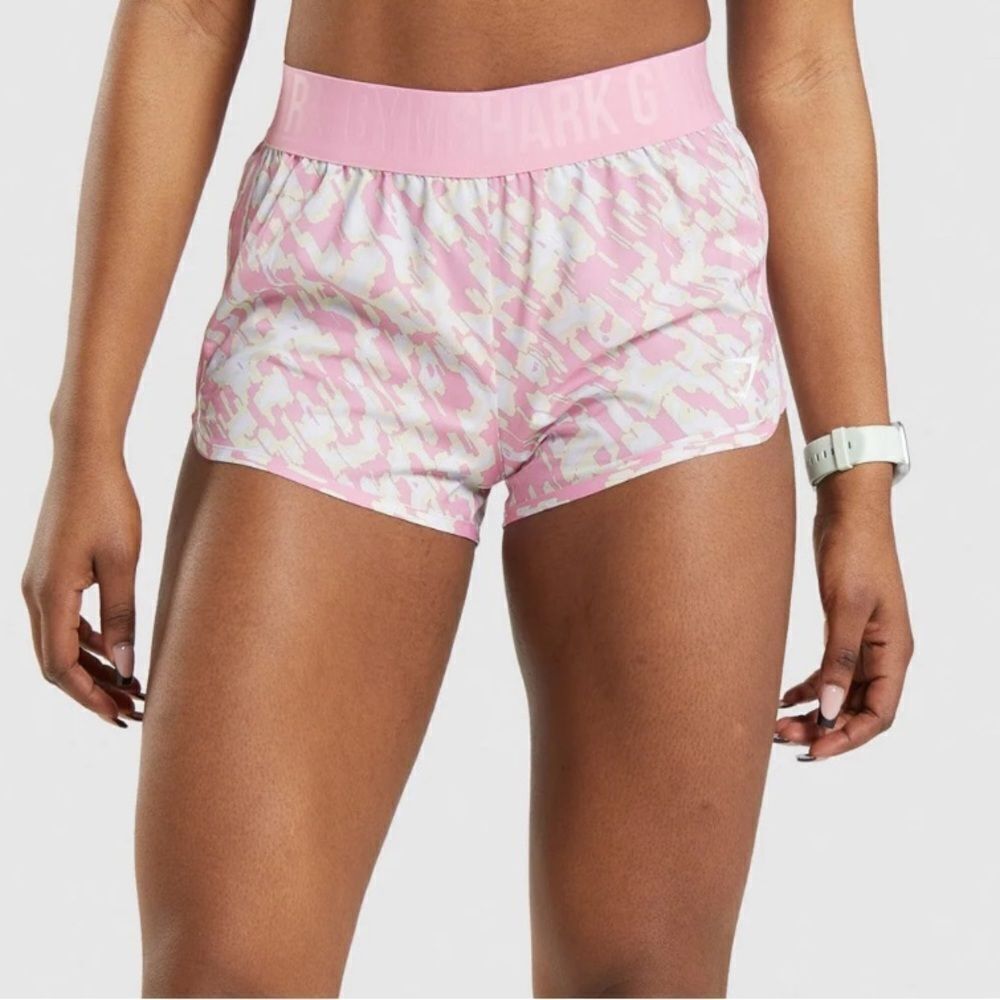 GYMSHARK Training Loose Fit Short Pink Camo Women’s Size XS - Picture 7 of 12